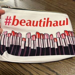 Estée Lauder makeup bag